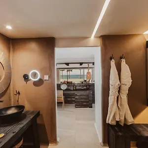 και εστιατόριο θεοφάν 5*, Αγία Νάπα Κύπρος